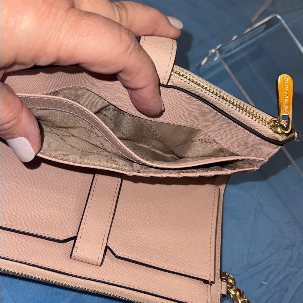 Michael Kors Blush Pink Wristlet with Gold Chain EUC - Picture 9 of 12